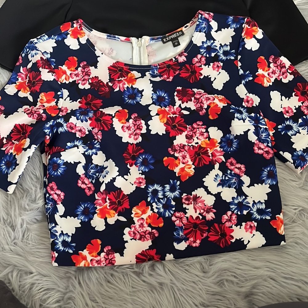 Bundle Of Two Express Crop Tops - image 2